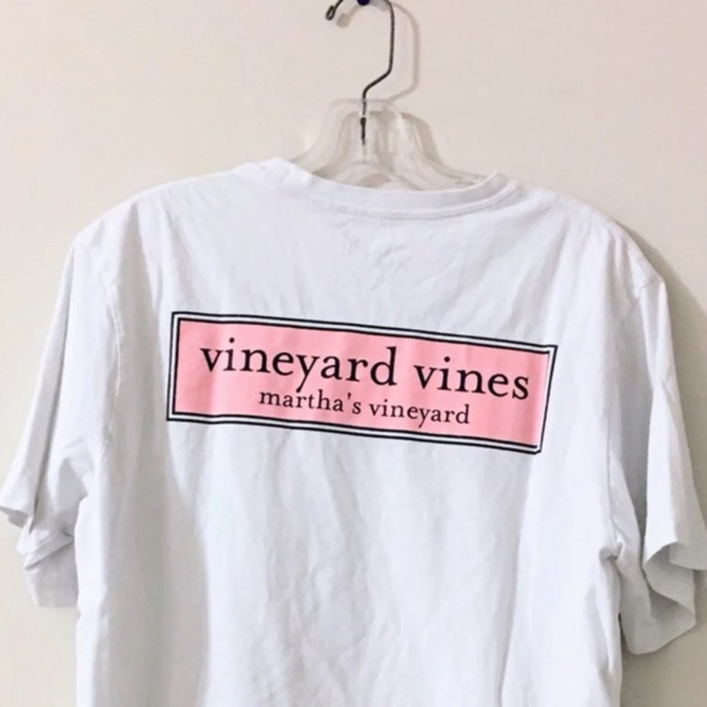 Vineyard Vines Martha’s Vineyard Logo White Tshirt